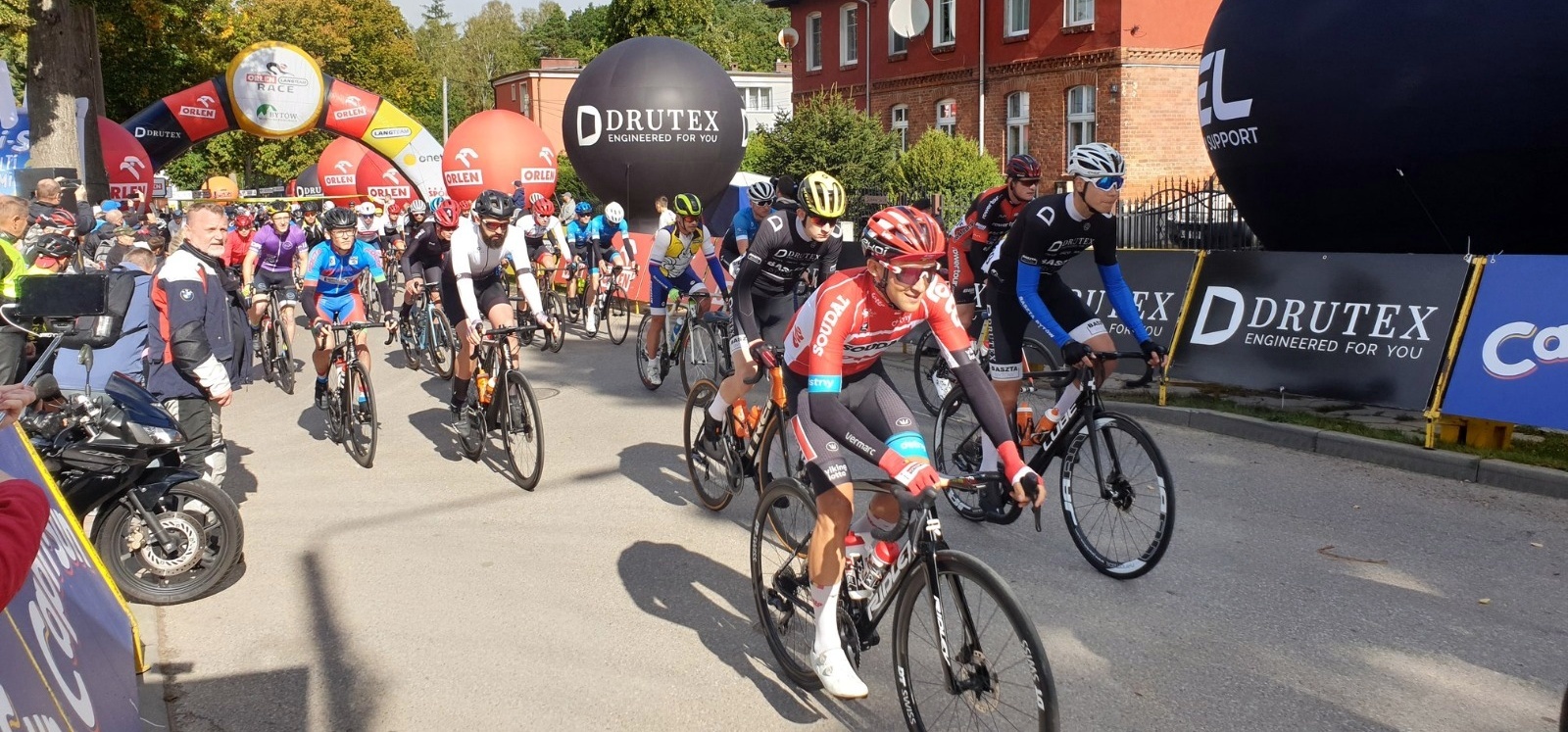 A festival of amateur cyclists with DRUTEX